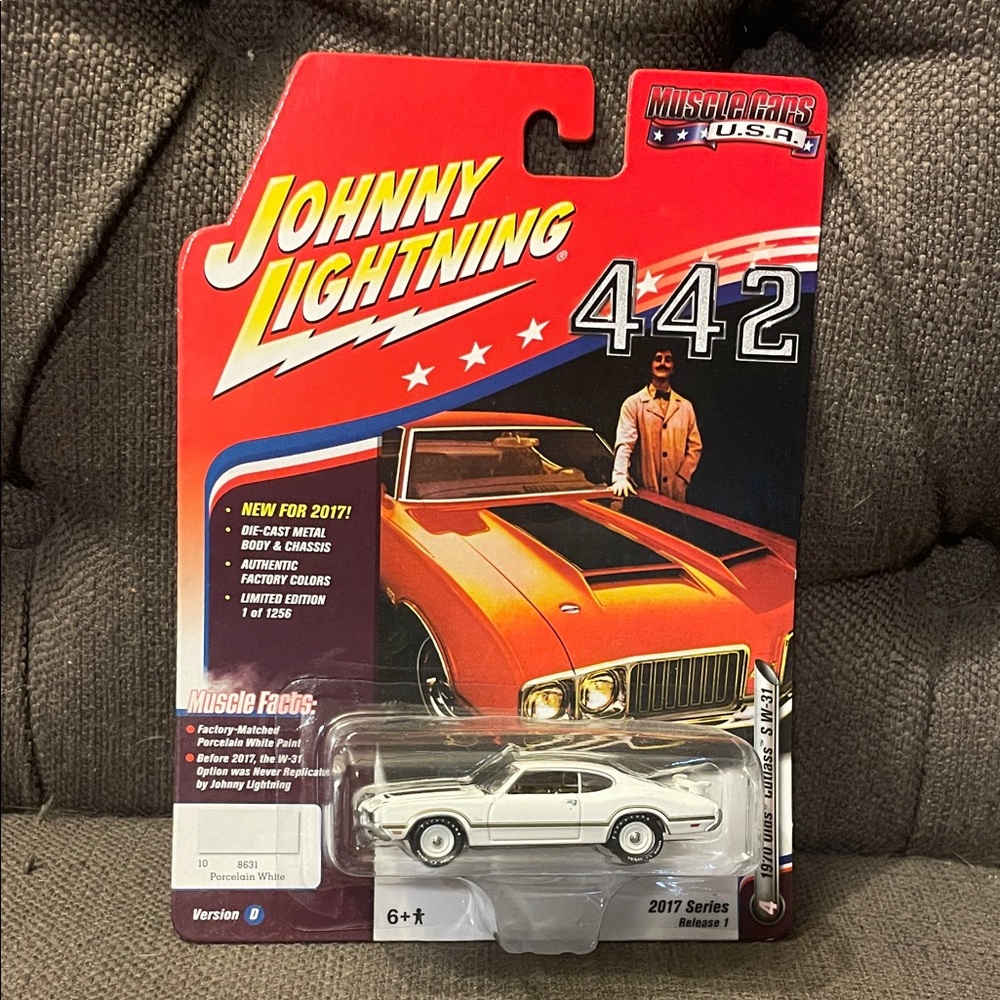 NWT Johnny Lightning 442 Die-Cast Car